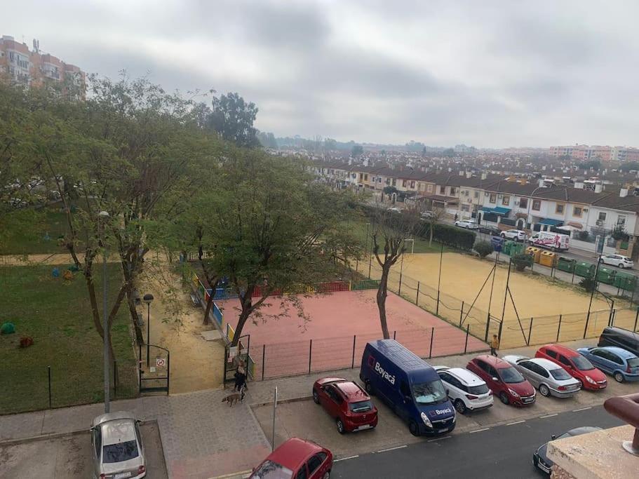 Vistas Desde Montequinto Apartman Dos Hermanas Kültér fotó