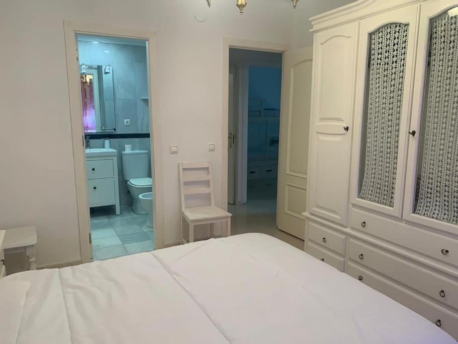 Vistas Desde Montequinto Apartman Dos Hermanas Kültér fotó