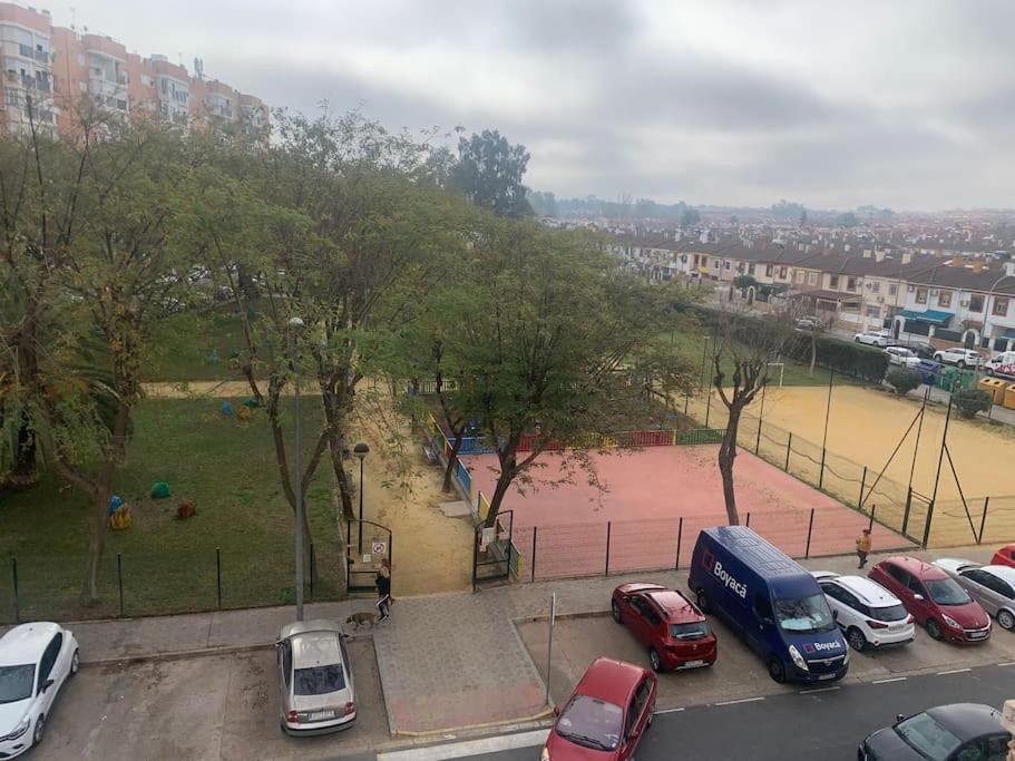 Vistas Desde Montequinto Apartman Dos Hermanas Kültér fotó