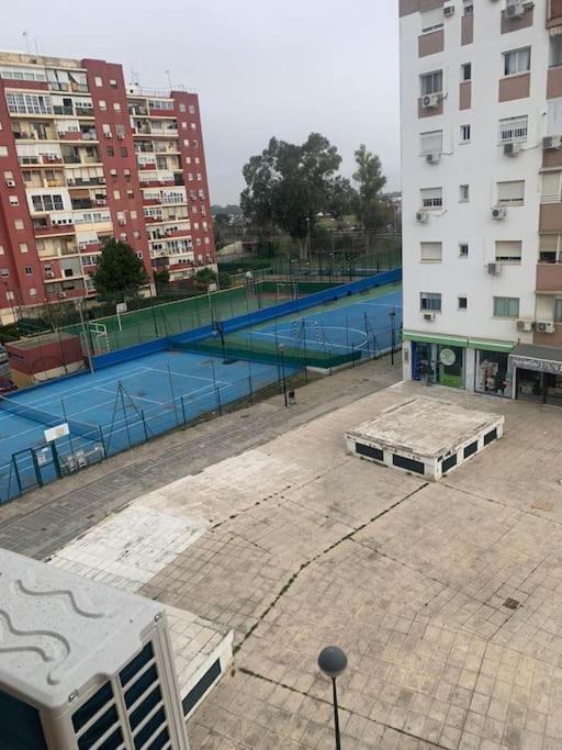Vistas Desde Montequinto Apartman Dos Hermanas Kültér fotó
